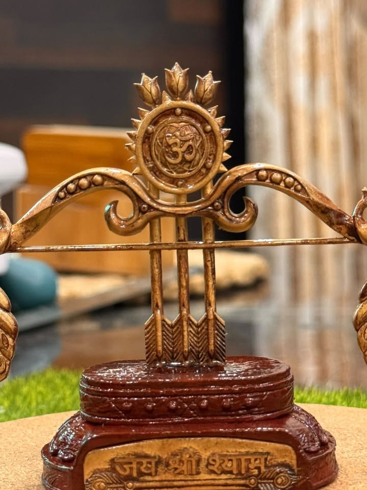 Jai Shri Shyam Divine Dashboard Idol – Premium Khatu Shyam Ji Symbol with Mor Pankh Motif | Spiritual Car Dashboard & Home Décor